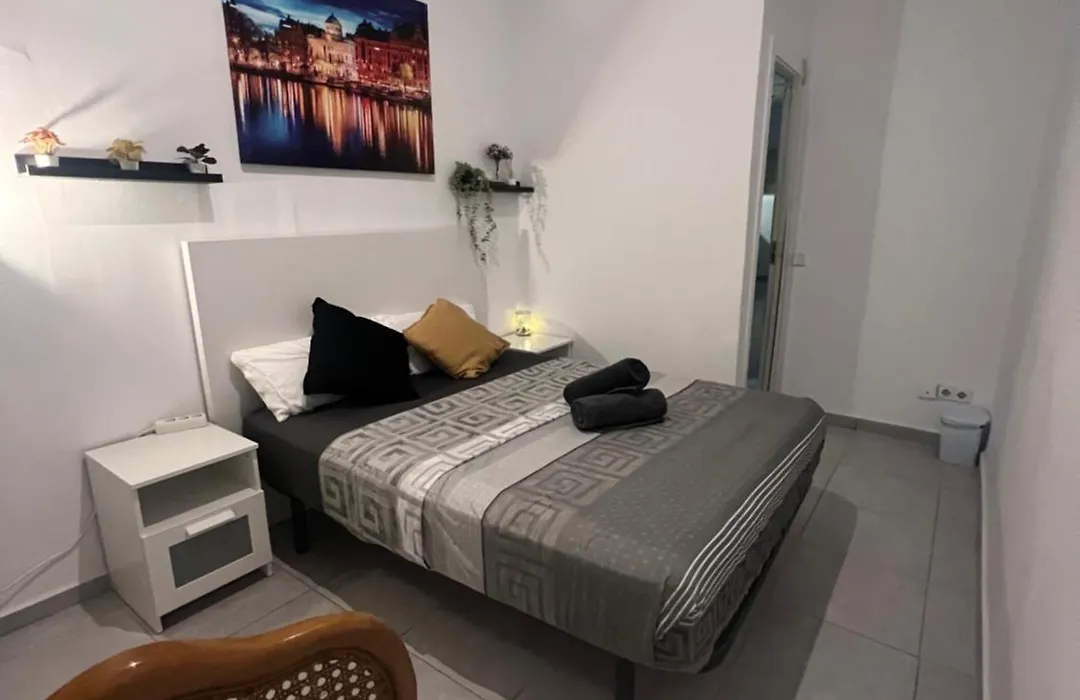 Rooms In Spacious Apartment In City Center-1